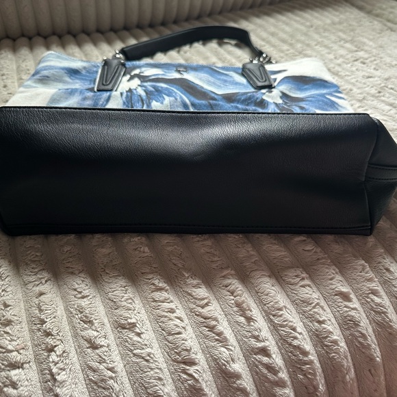 Simply Vera by Vera Wang blue floral bag - Picture 9 of 11